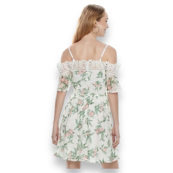 Disney Juniors Charming Dapper Days Floral Cold Shoulder Lace Dress, sz S - Picture 3 of 12